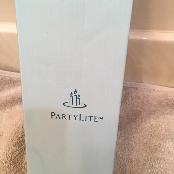 PartyLite Pillar Candle Honeydew 3” x 7” - Picture 2 of 10